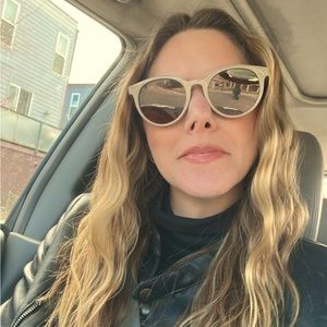 Meet your Posher, Devin